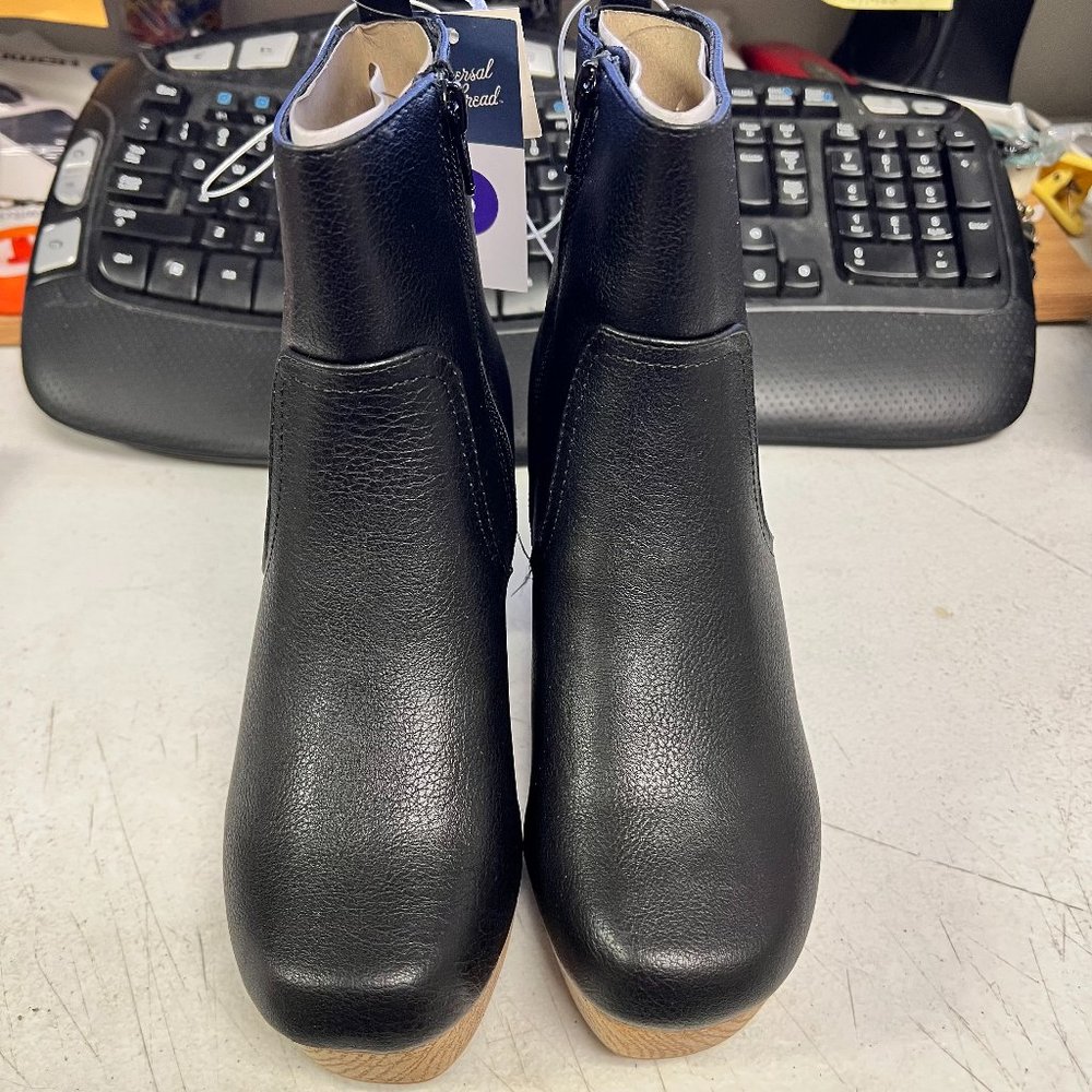 Women's Aggy Clog Boots - Universal Thread Black Size 6